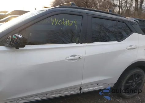 2023 Nissan Kicks Sr Xtronic Cvt z USA, uszkodzony, nr VIN 3N1CP5DVXPL470192